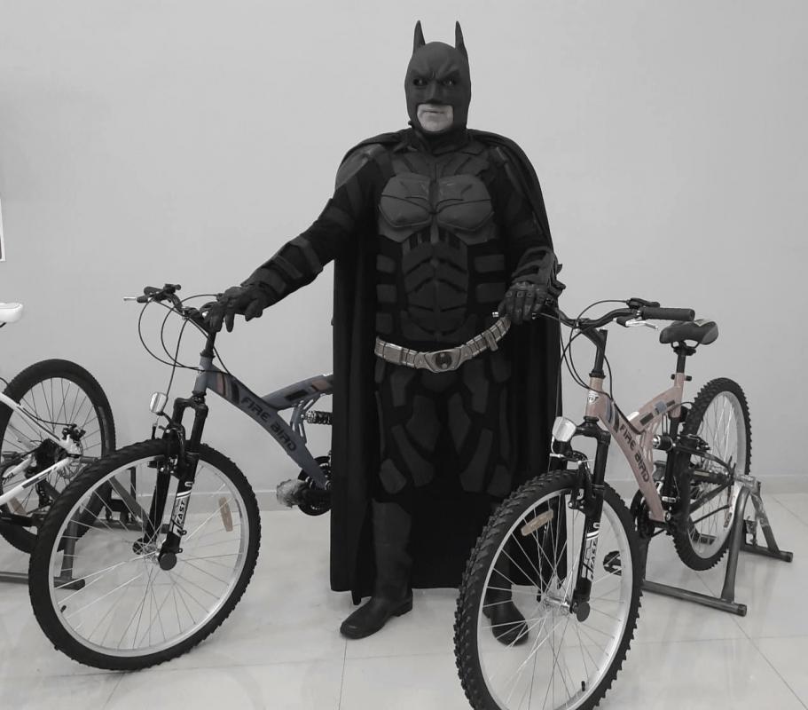 Escuchá la entrevista a Batman Solidario de La Plata