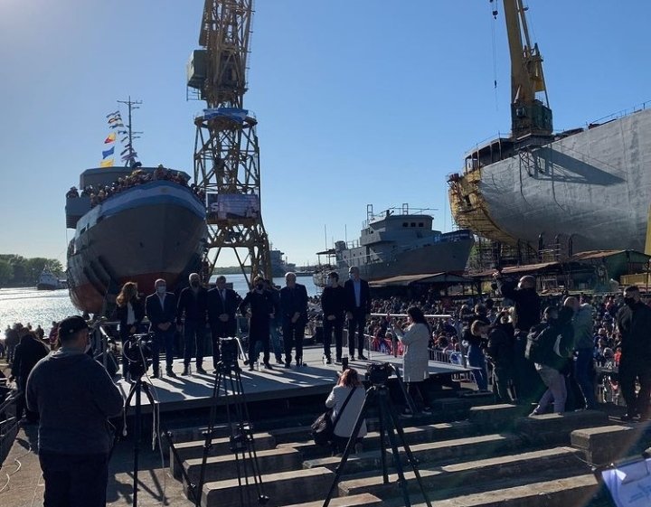 Astillero: botaron un barco tras 9 años y destacan la lucha de los trabajadores