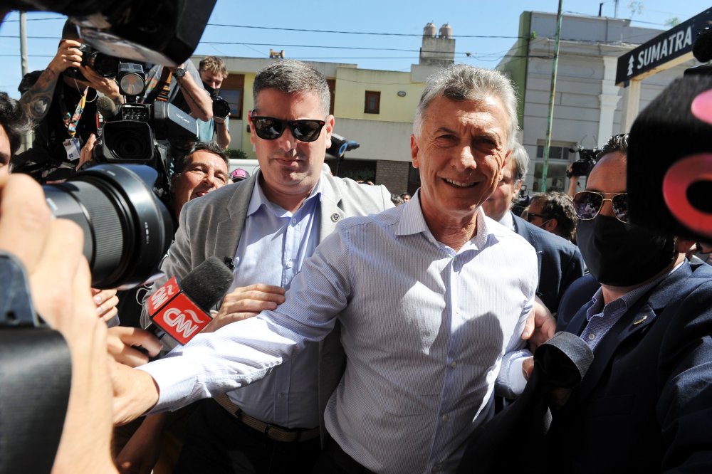 Dolores: Mauricio Macri pone la cara ante la Justicia, con mucho aguante amarillo