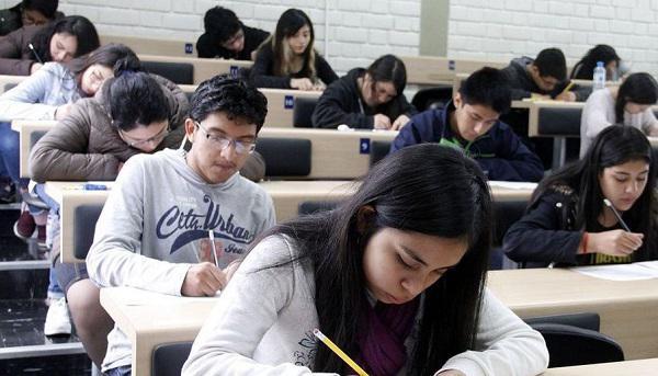 La pospandemia y el problema de los alumnos que no pueden retomar la presencialidad
