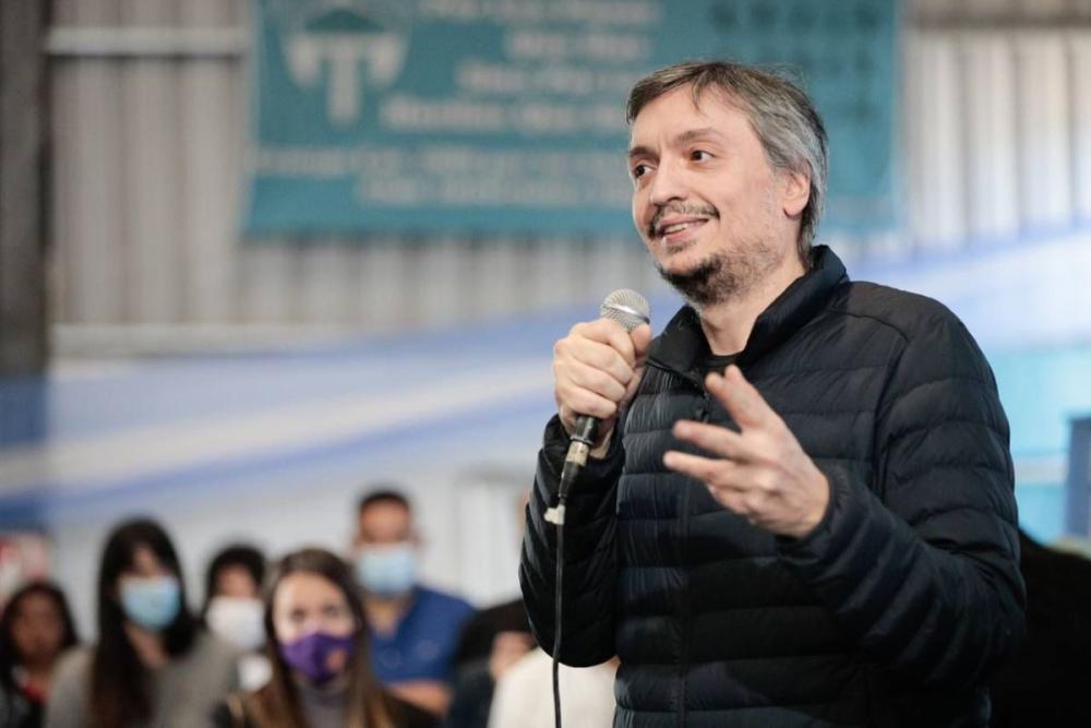 Elecciones: Máximo Kirchner, uno de los primeros en emitir su voto desde La Plata