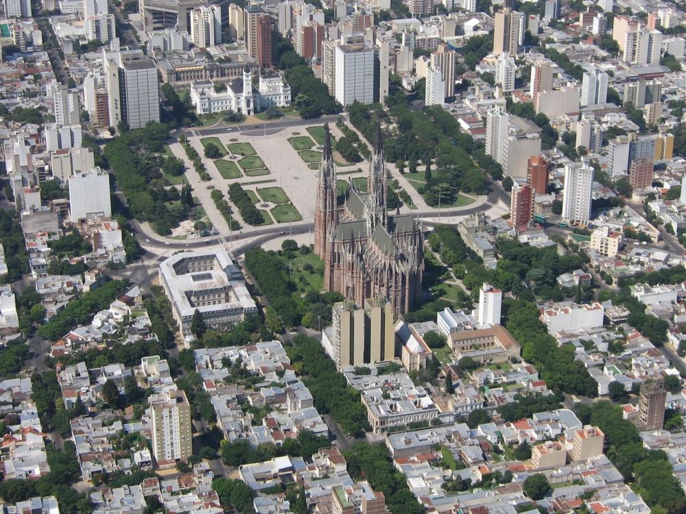 Mañana es el cumple de La Plata, pero no es feriado: el porqué, te lo explica Garro
