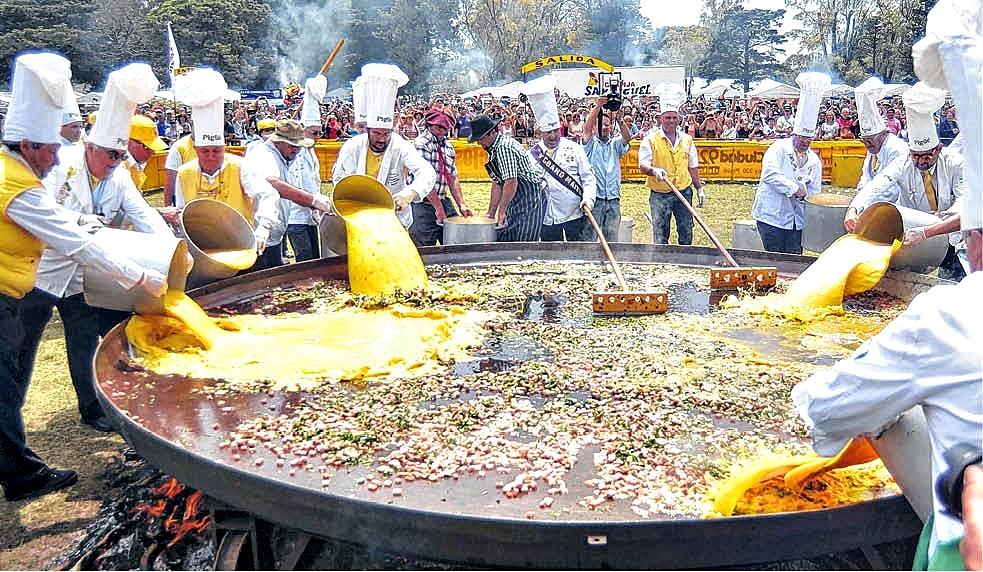 Llega la fiesta del omelette gigante, un festejo que busca subir de categoría