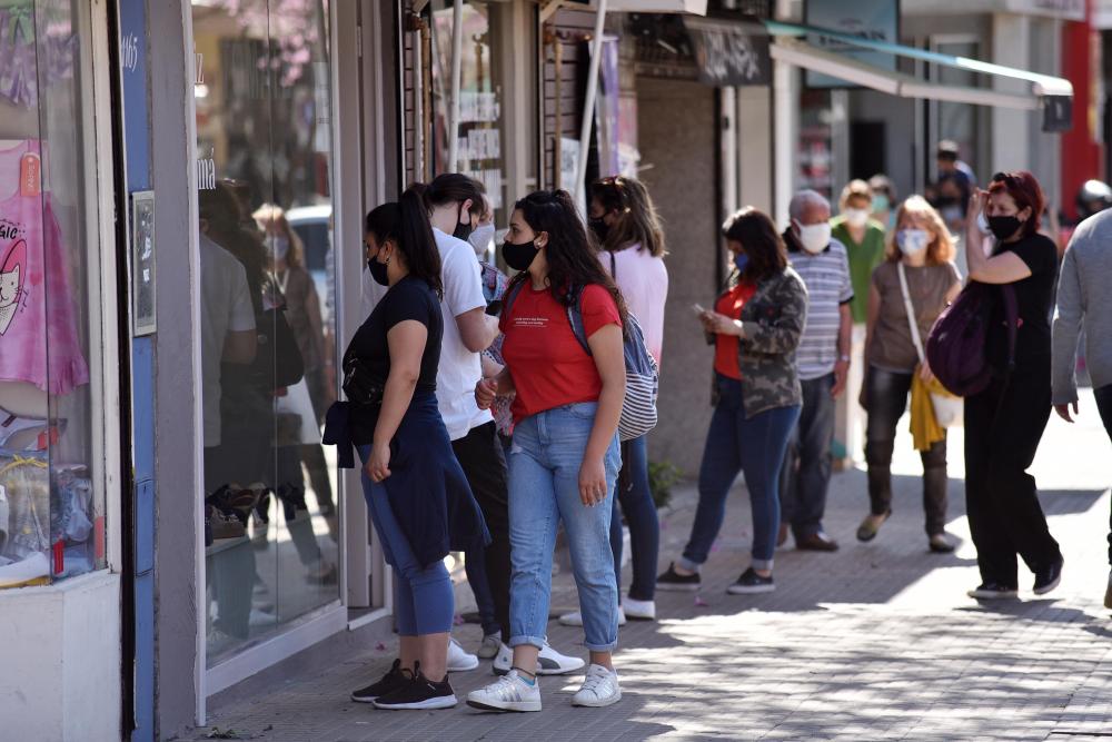 Llega la Noche de los Descuentos a La Plata: mirá dónde comprar lindo y barato
