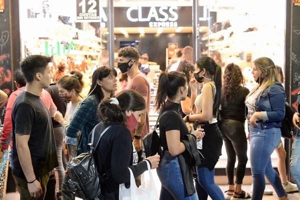 La Plata: para darle una mano a Papa Noel, llega la Noche de los Regalos