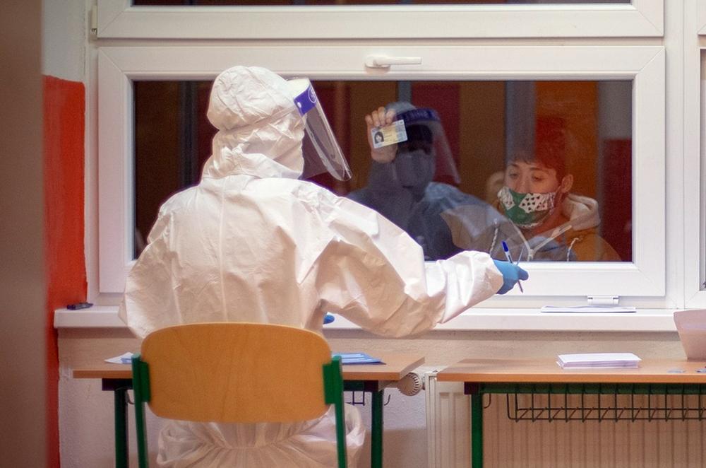 Fuera de control: 9336 casos de coronavirus en las últimas 24 horas