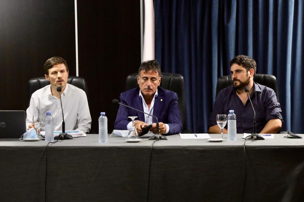 El ministro de Producción defendió el presupuesto de Kicillof en la Legislatura