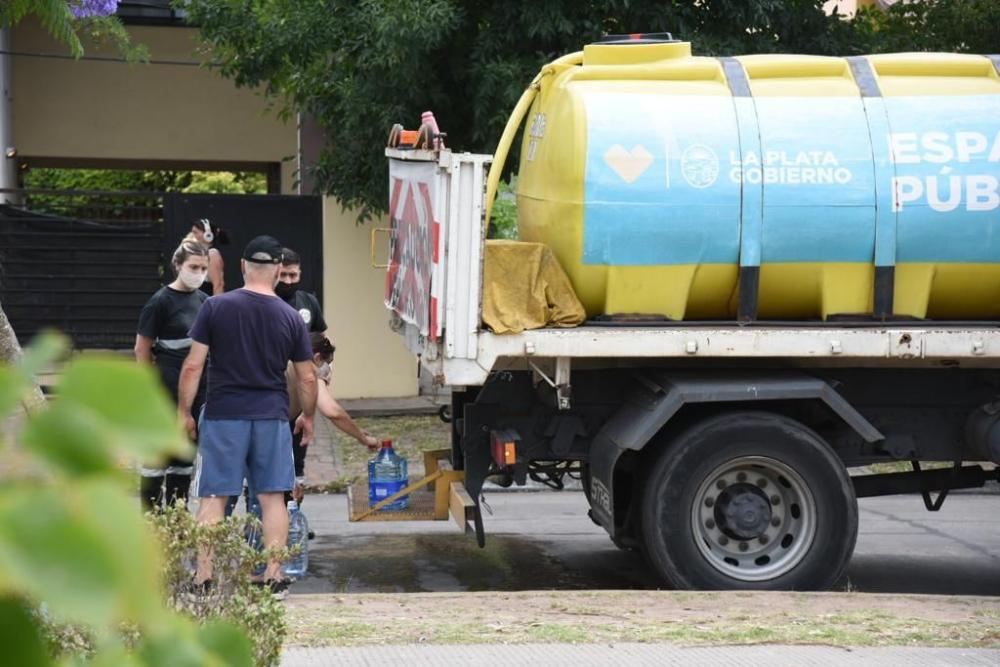 Calorón: funcionarios y ediles transpiraron la camiseta asistiendo a los barrios