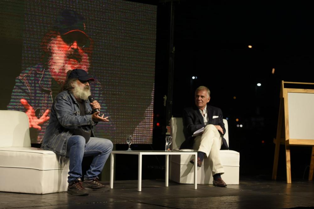Pedro Saborido le puso picante al ciclo “Verano Cultural Banco Provincia”