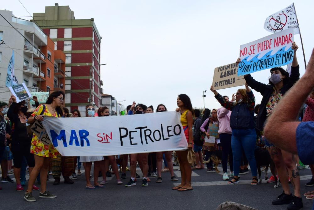 El atlanticazo: las razones de una protesta que nace desde las entrañas del mar