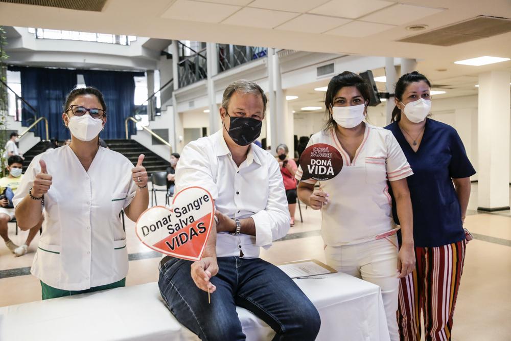Intendente y diputado le pusieron el brazo a la primera jornada de donación de sangre