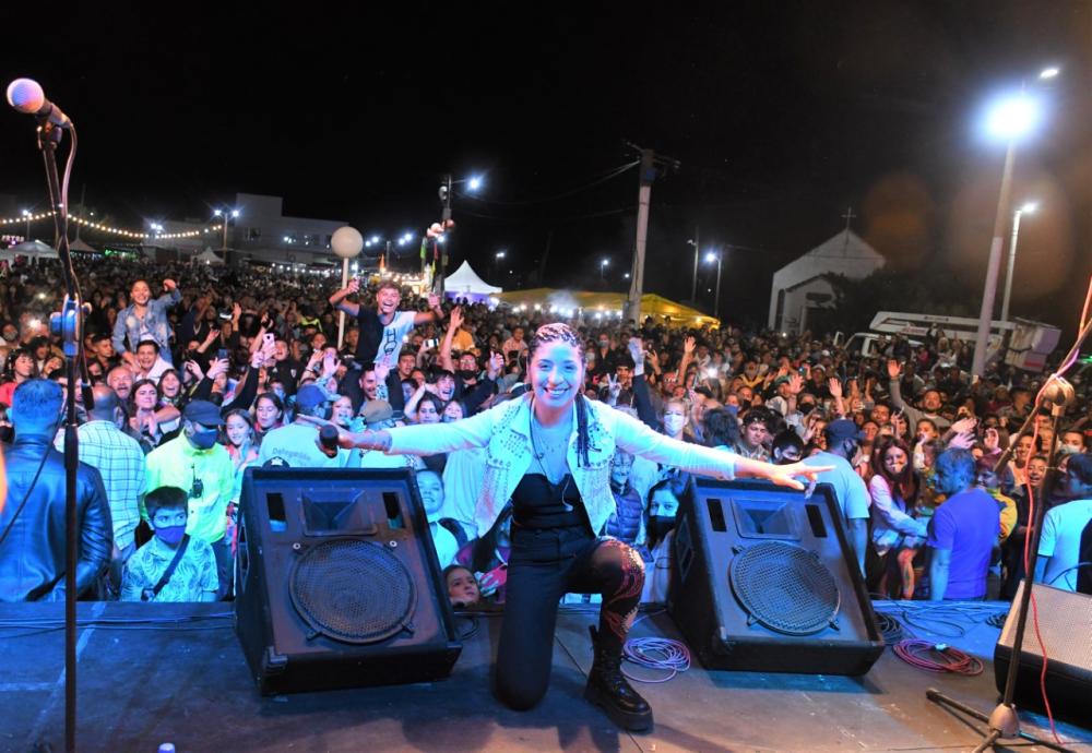 Una multitud vivió el arranque de la Fiesta Regional de la Empanada Costera