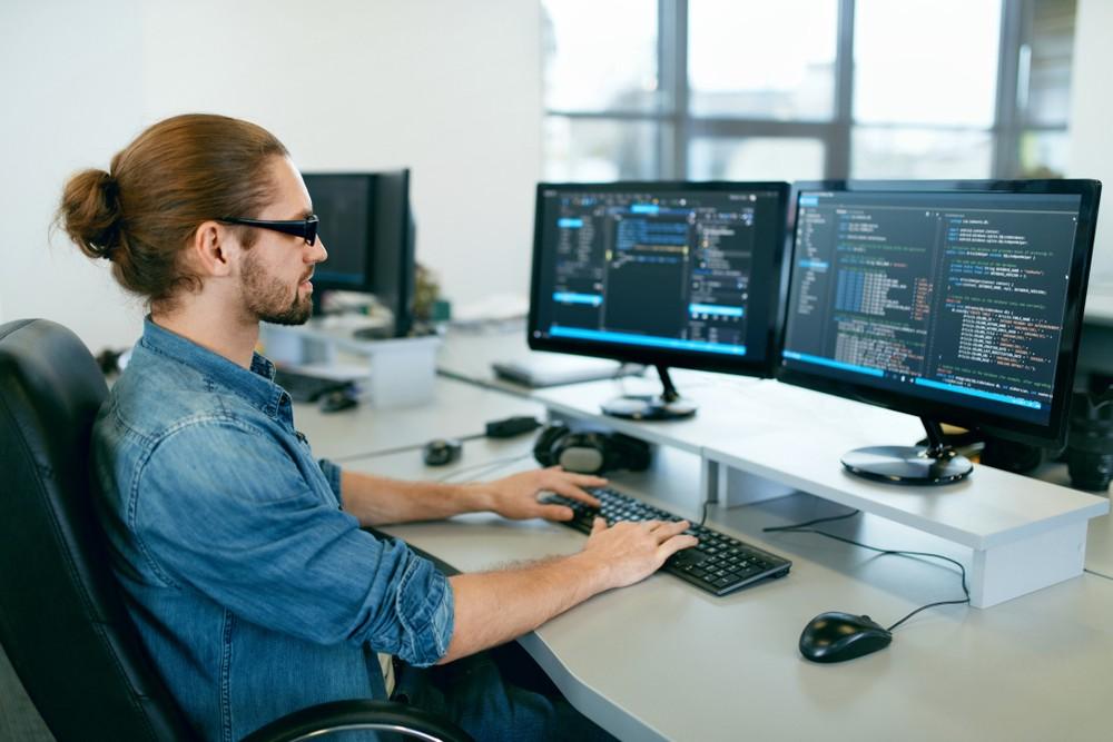 Atención jóvenes y no tan: La Plata y CABA lanzan curso gratuito de programación