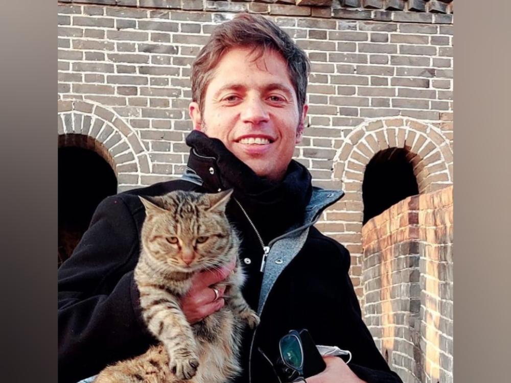 Kicillof visitó la Gran Muralla China y encontró un amigo inesperado