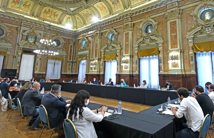 Kicillof le bajó línea a su tropa legislativa y Bianco picanteó a la oposición