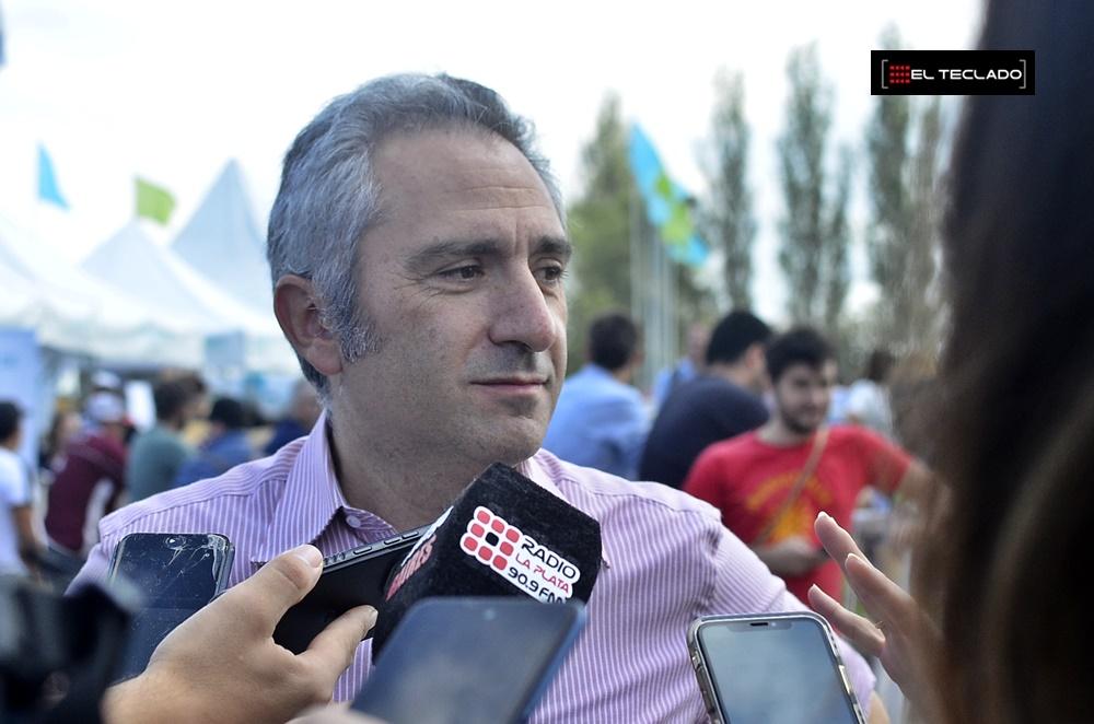 “La unidad tiene que ser de cara la gente”, dijo Larroque, mirando a la Rosada