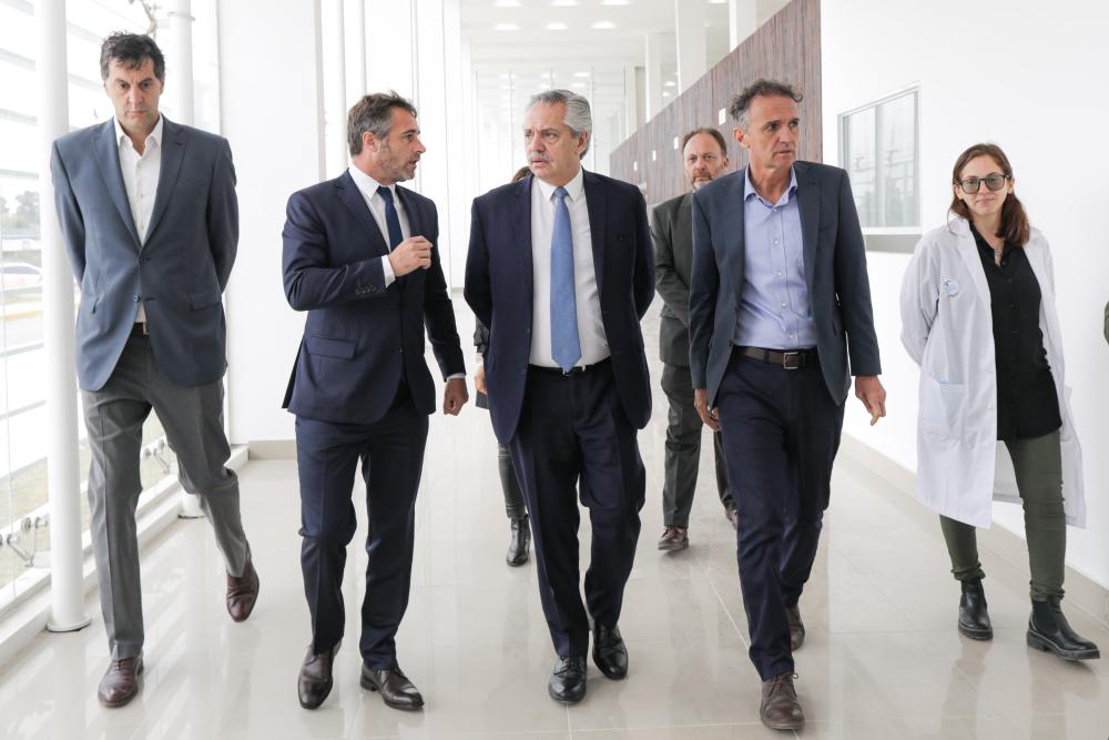 Alberto Fernández recorrió las obras del Hospital Central de Pilar
