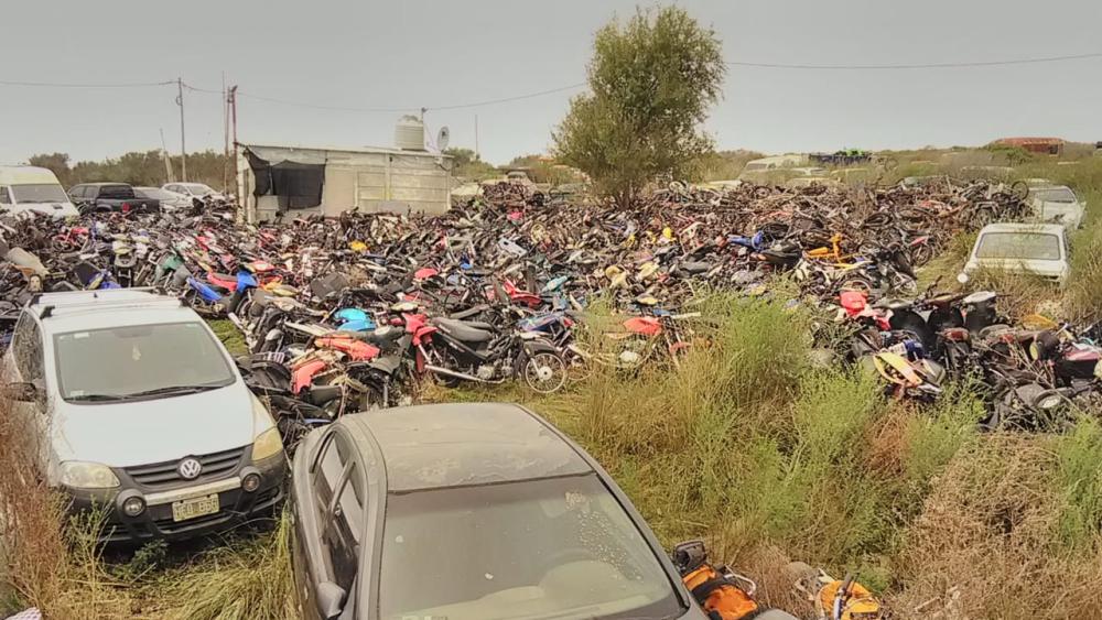 Así es el convenio para la descontaminación y compactación de vehículos en Provincia