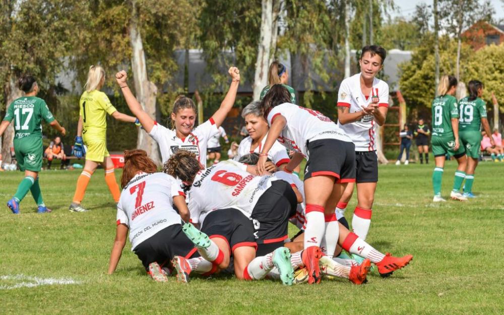 Teléfono para Estudiantes: denuncian destrato hacia el equipo femenino de fútbol