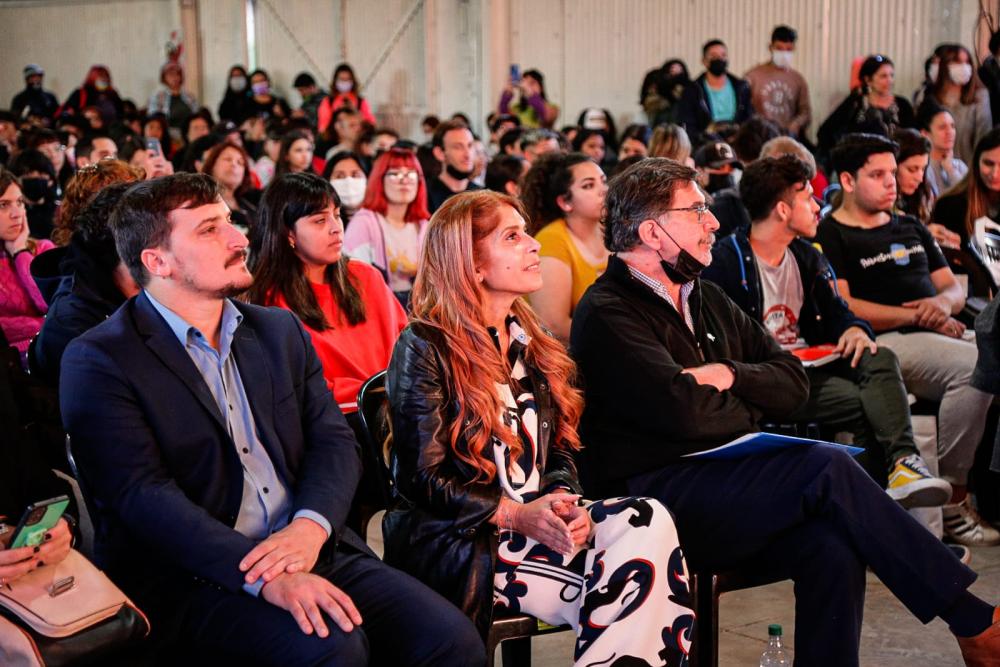 Derechos Humanos a full en Avellaneda: lanzan “Jóvenes y Memoria” ante una multitud