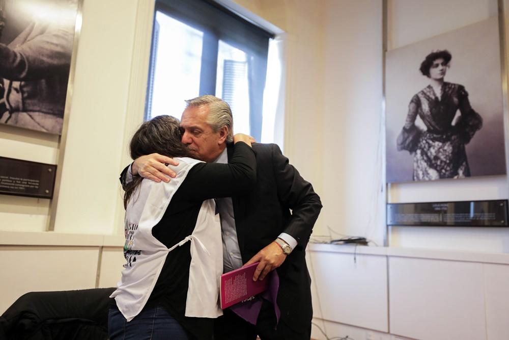 El presidente Alberto Fernández recibió a familiares de víctimas de femicidio