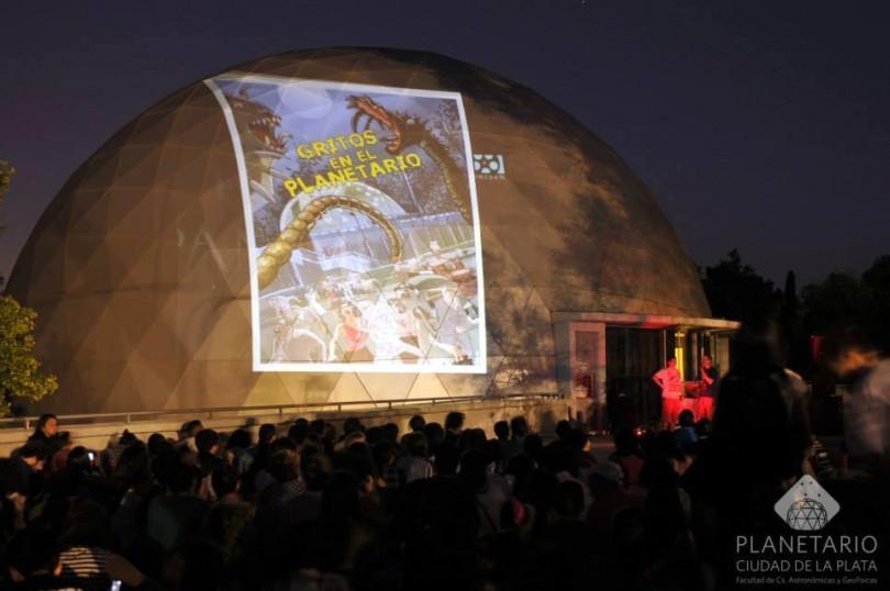 Gritos en el Planetario: el regreso de un clásico al bosque platense