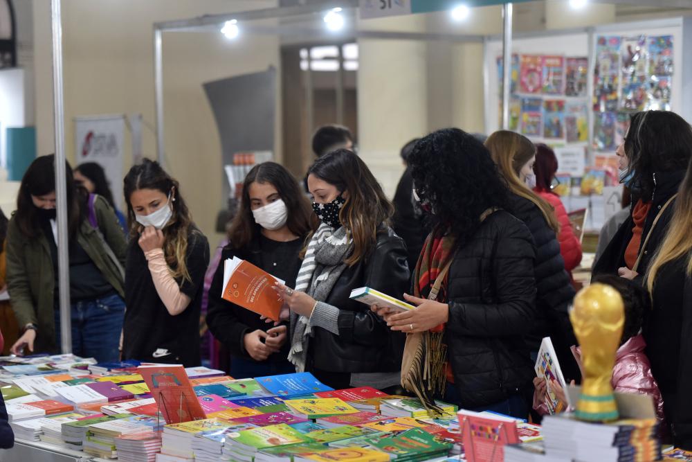 La Feria del Libro platense extiende su amplio cronograma de actividades
