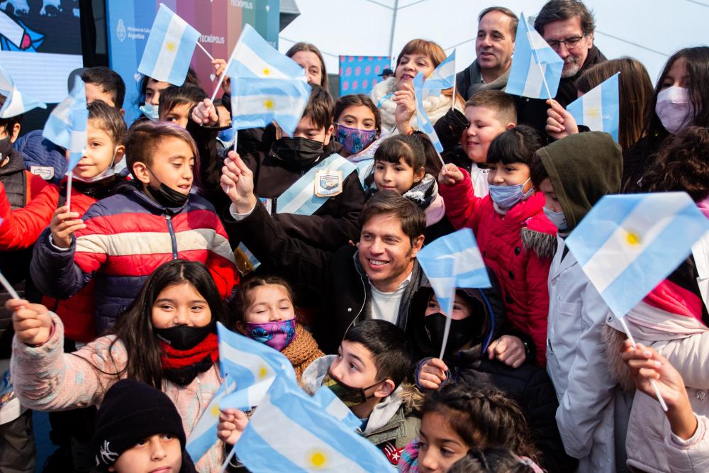 Kicillof, en modo Papa por el lenguaje inclusivo: “Nos gusta que sean rebeldes”