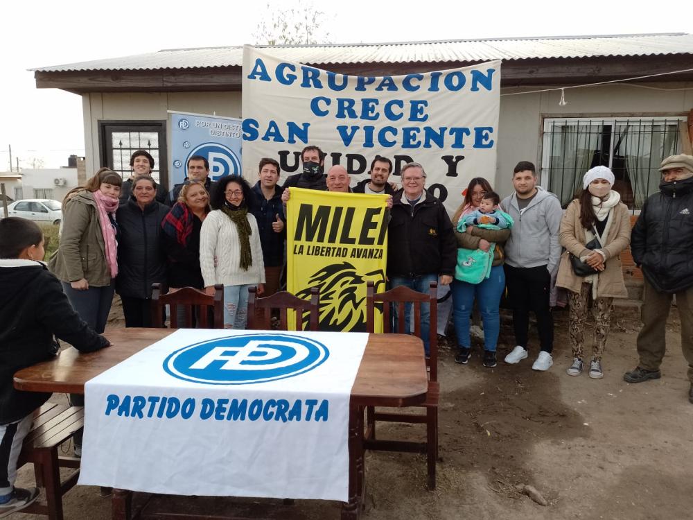 Los demócratas pisan fuerte en el Conurbano y suman voluntades al armado de Milei