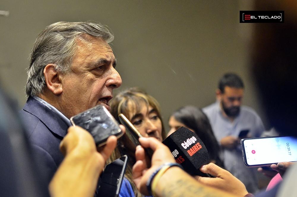 Tras la renuncia de Guzmán, la oposición salió con los tapones de punta