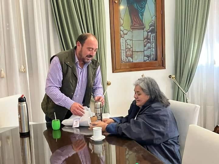 Se quemó solito: intendente del interior y un “aplazado” en tradiciones gauchas
