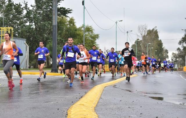 La Plata, Berisso y Ensenada: se realiza la popular Maratón Tres Ciudades