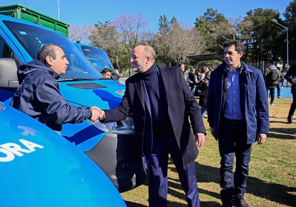 Martín Insaurralde y Wado de Pedro presentaron móviles en Lomas de Zamora