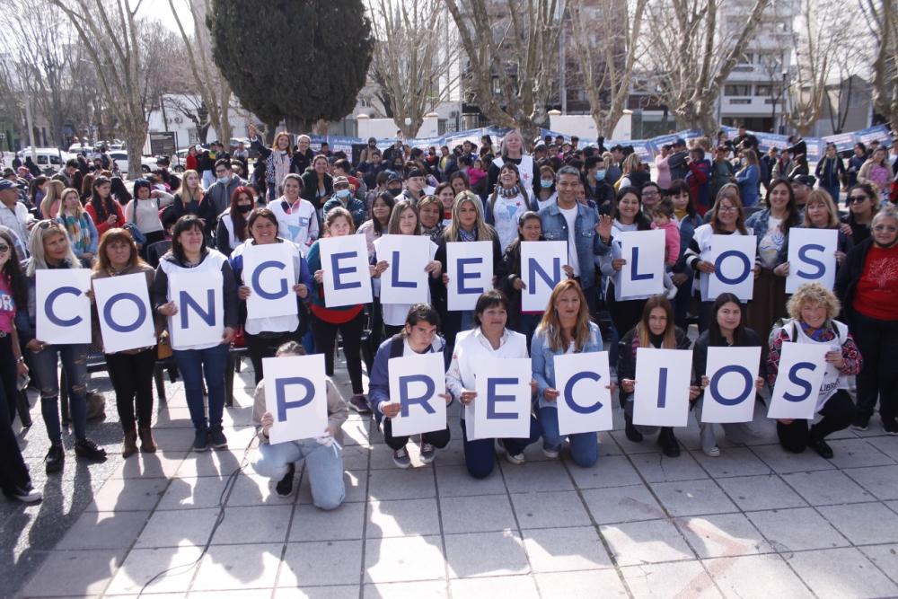 Libres del Sur va por el millón de firmas para congelar los precios