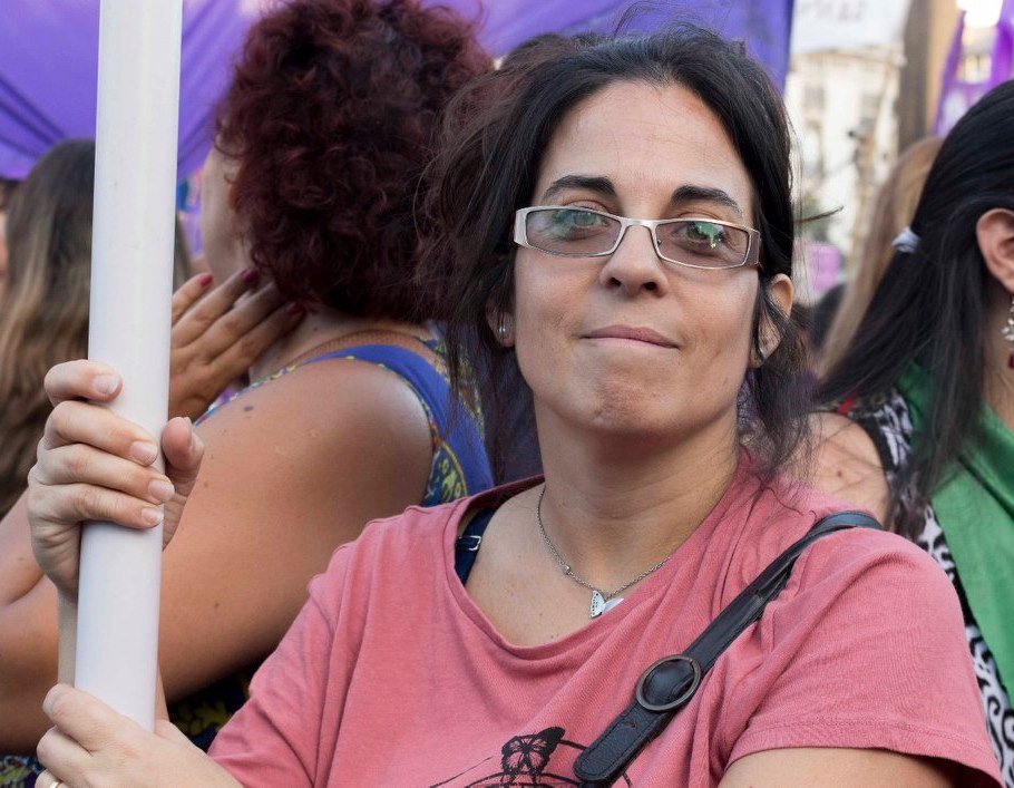La historia de Analía Kalinec, la hija desobediente de un genocida