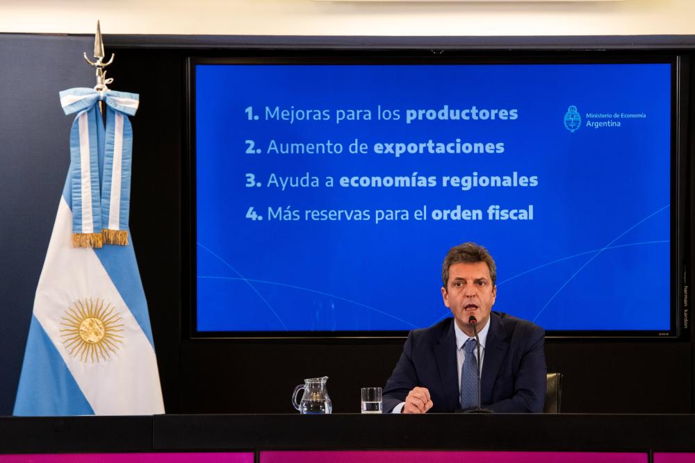 Massa anunció un dólar a 200 pesos para las exportaciones de granos: los detalles
