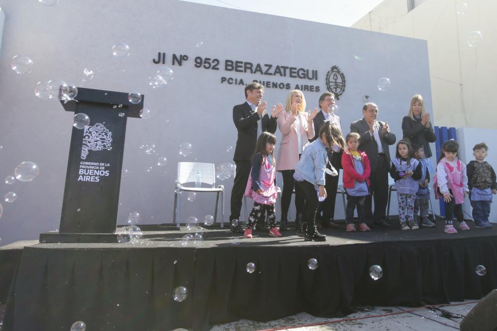 Educación: el FdT se florea con 100 escuelas y el PRO no quiere a CFK en las aulas
