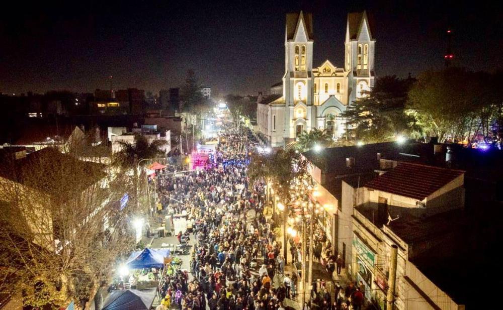 Quilmes, on fire: multitudinario festejo por la 55 edición de los Fogones de Bernal