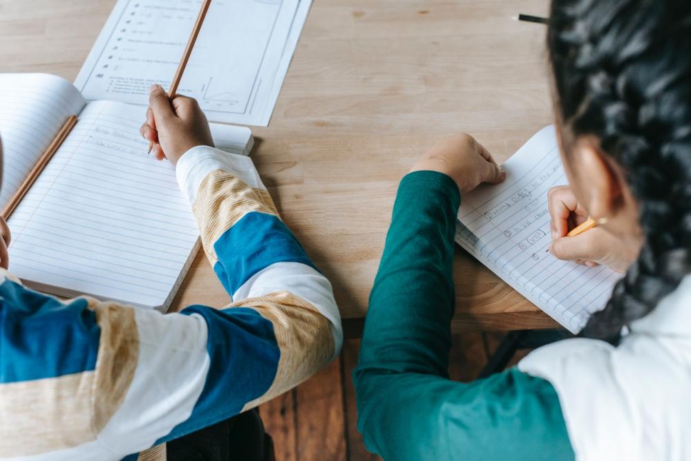 Otra provincia comenzará a implementar una hora más de clase por día