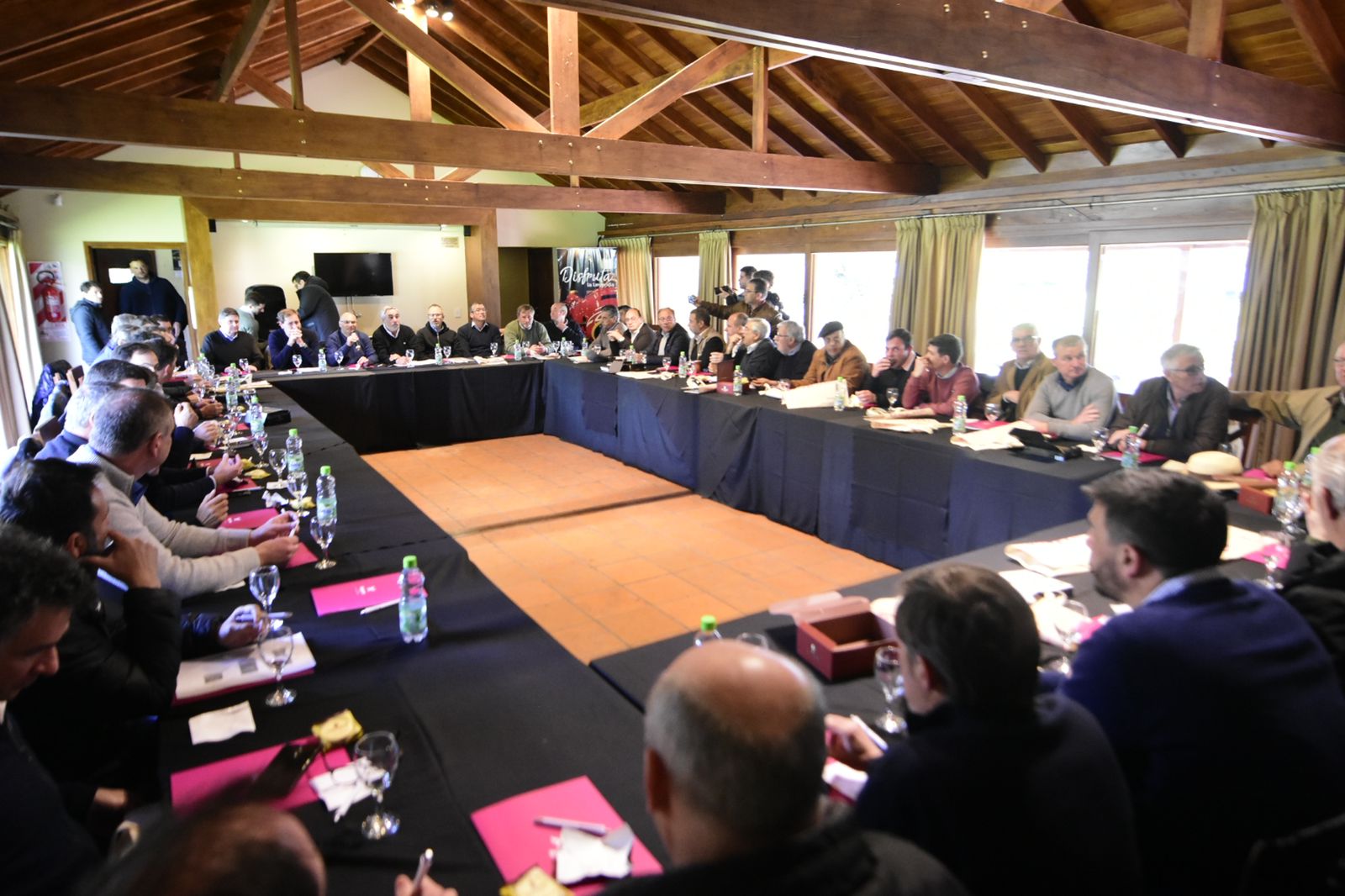 Qué dejó la reunión de los 52 intendentes de Juntos