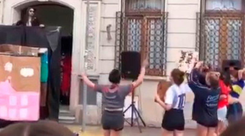 Escándalo en una escuela de Olavarría por una parodia contra CFK: el repudio  del FDT