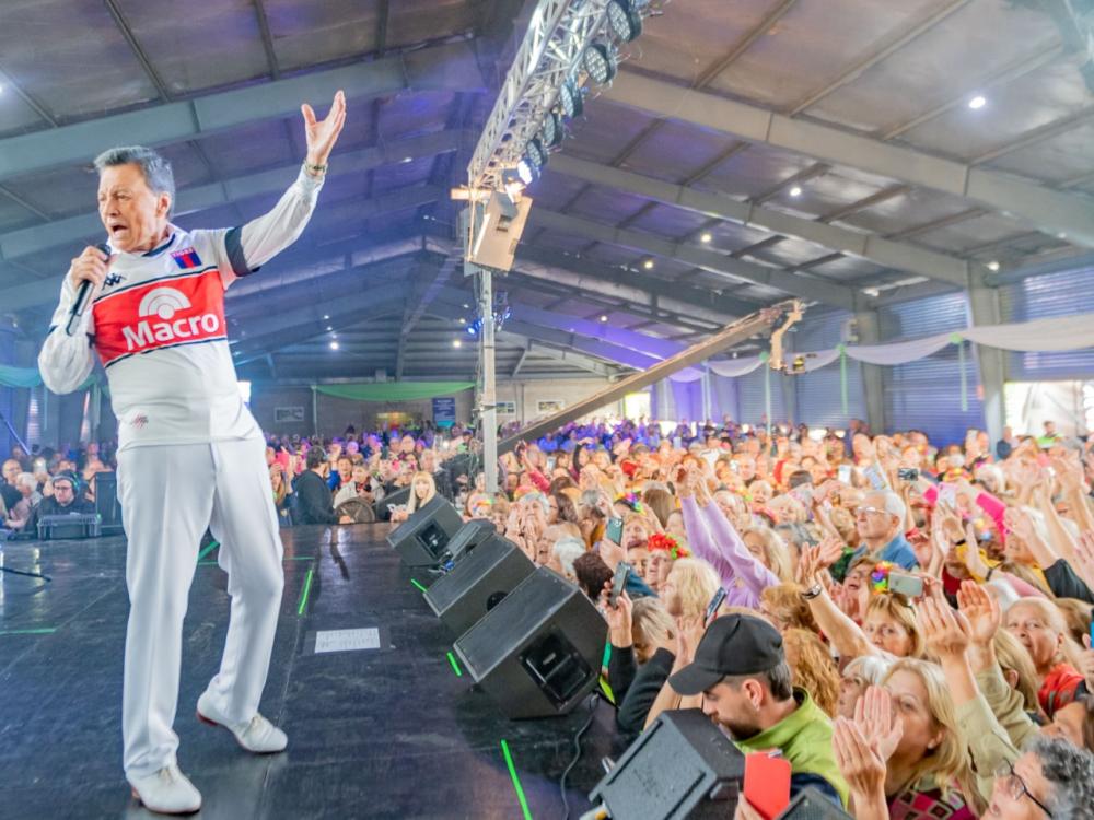 San Fernando festejó el Día del Jubilado con Palito y más de 3.500 vecinas y vecinos