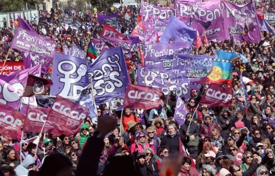 Reclamo por Tehuel: así empezó el Encuentro Plurinacional de Mujeres y Disidencias
