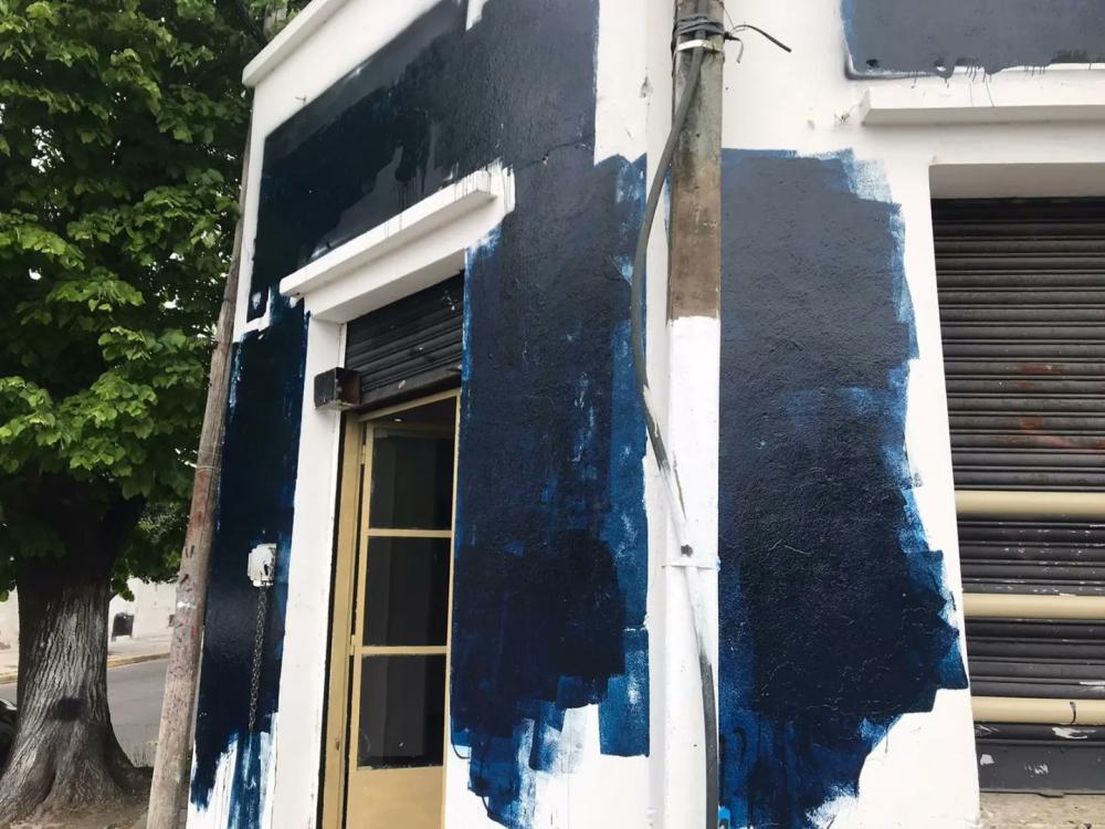 Más violencia política: vandalizaron un local peronista en la capital provincial
