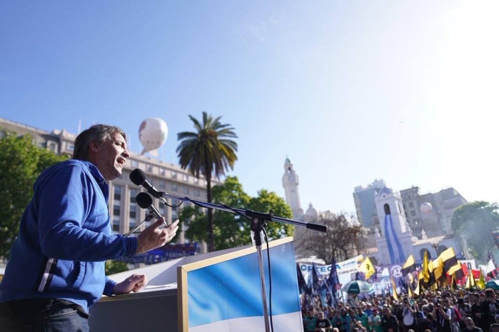 Arde el FdT: La Cámpora cruzó fuerte a la CGT y al Evita, y los comparó con Macri