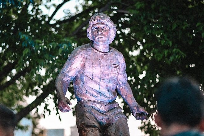 Homenaje municipal: el Diego tiene su monumento en los pagos de Escobar