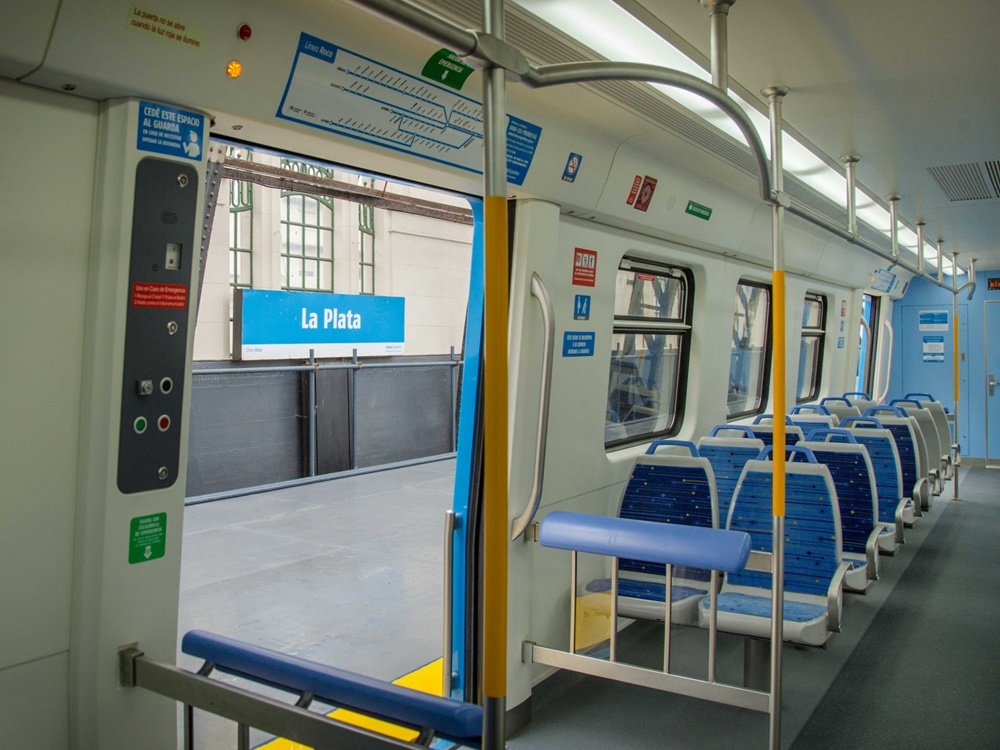 Rige el paro de trenes y desde el gobierno amenazan con multar al gremio