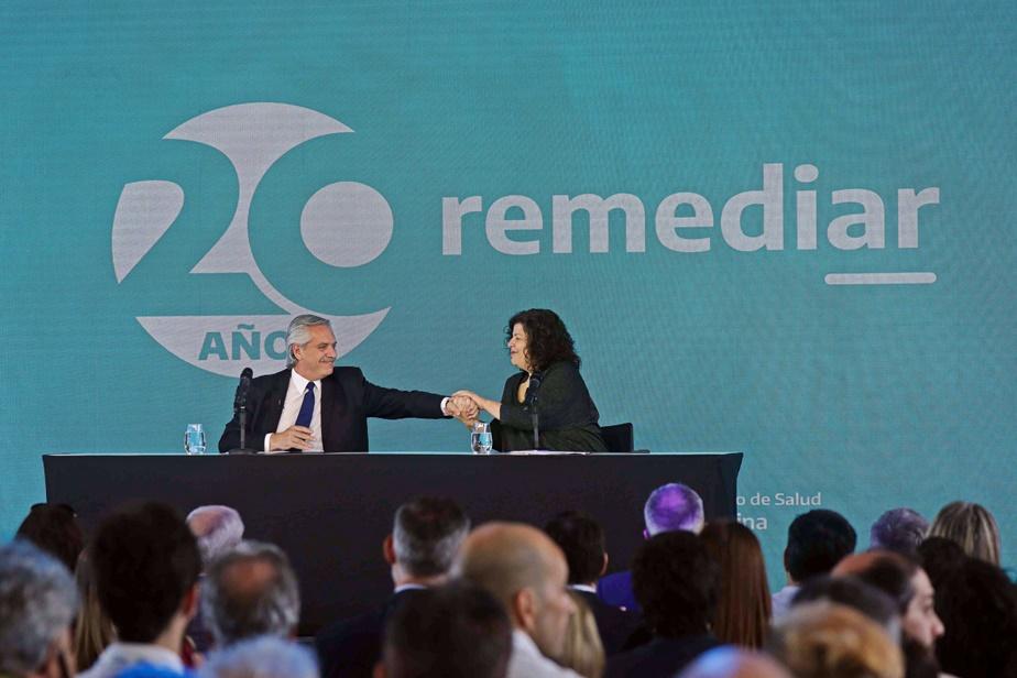 El presidente celebró los 20 años del Remediar y reconoció a Ginés González García