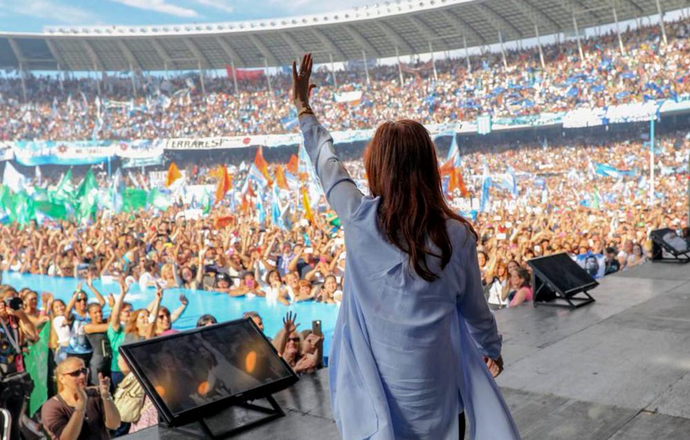 ¿CFK candidata a presidenta? ¿Lo dice o no lo dice? Acto en La Plata y gran expectativa