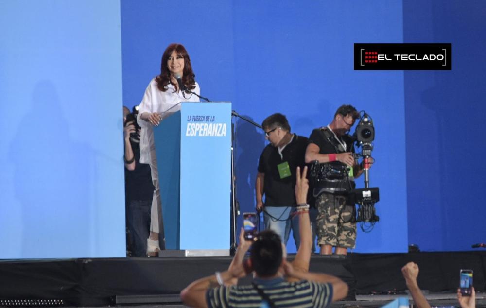 Tras ser condenada, Cristina Fernández reaparece en un acto en el Conurbano